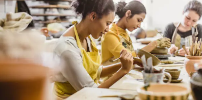 Atelier de céramique privatif pour EVJF près de Strasbourg : fabriquez un objet unique avec un artisan